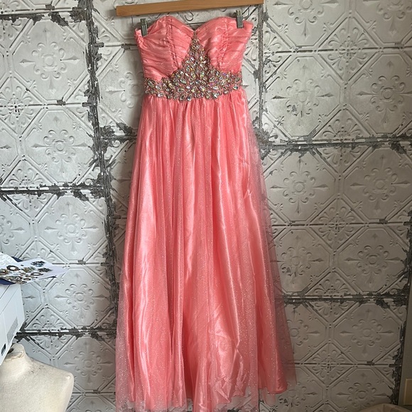 B. Smart Dresses & Skirts - Elegant Pink Strapless sparkly prom dress Gown